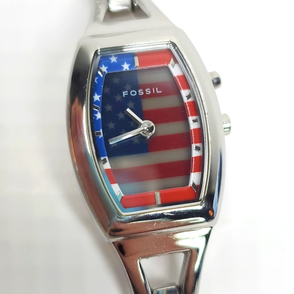 Vintage Fossil Big Tic ES9744 USA Flag Animated Dial Watch Y2K Silver